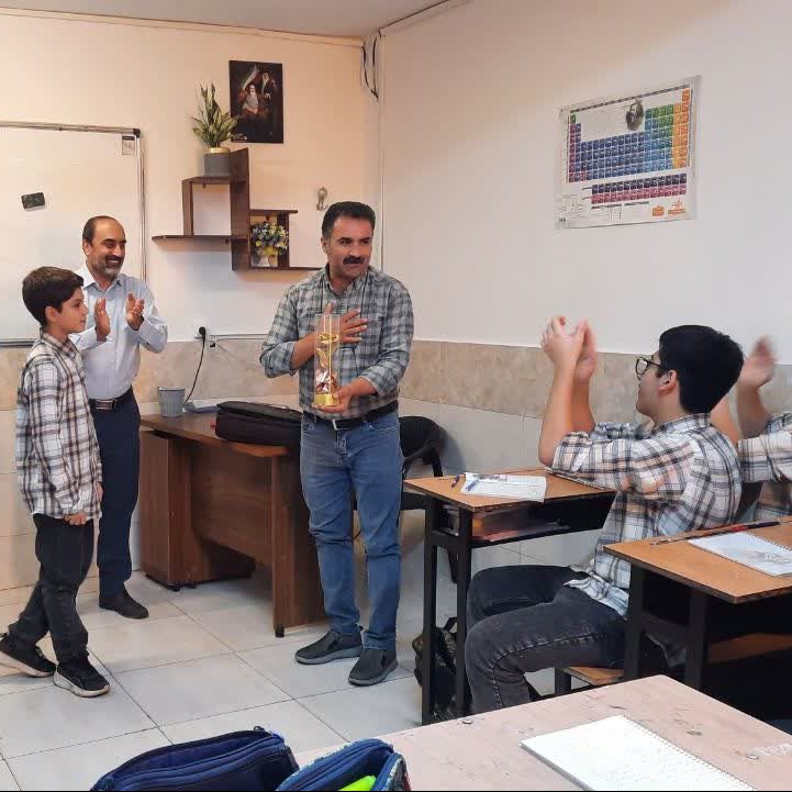 تقدیر از معلمان در روز جهانی معلم