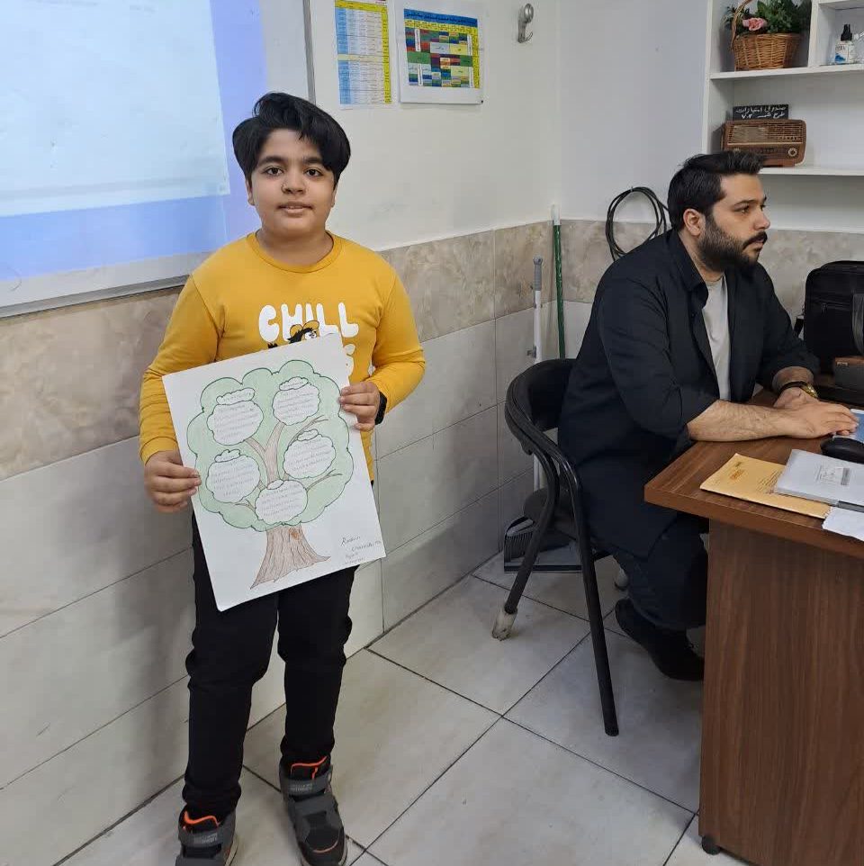 انجام فعالیت کلاسی در دبیرستان سلام البرز